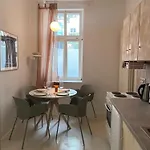 Lägenhet Loft-style Design In The Heart Of