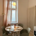 Lägenhet Loft-style Design In The Heart Of