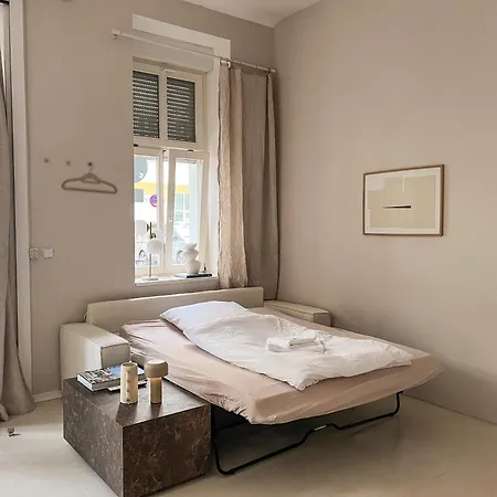 Loft-style Design In The Heart Of Apartman Berlin